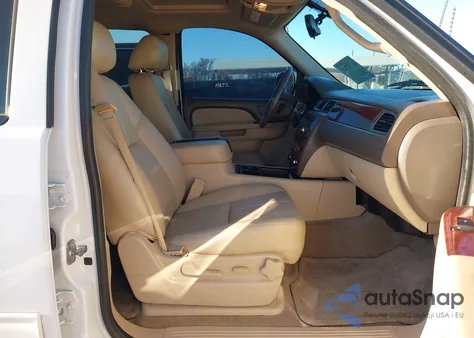 2013 Chevrolet Suburban 1500 Lt from USA, damaged, VIN 1GNSCJE08DR102735